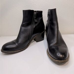 AGL Attilio Giusti Leombruni Ella Black Leather Ankle Boots Size 41 EUC